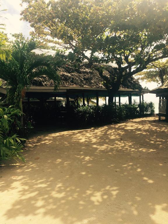 Vacations Beach Fale Hotel Manase Exterior photo