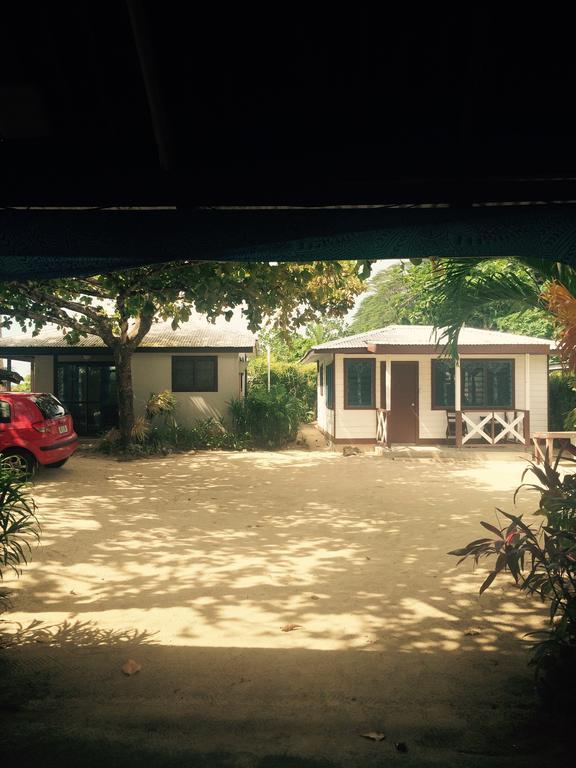 Vacations Beach Fale Hotel Manase Room photo