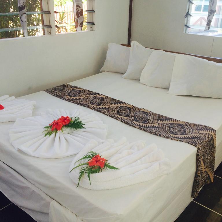 Vacations Beach Fale Hotel Manase Room photo
