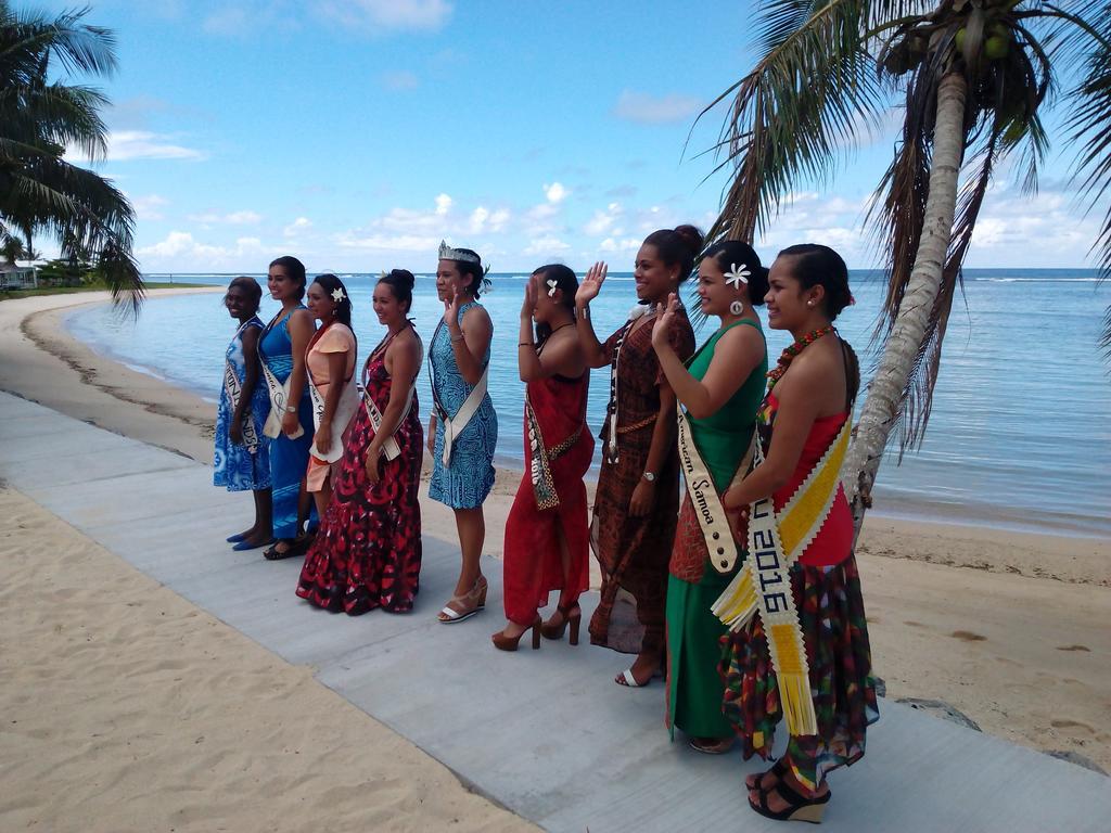 Vacations Beach Fale Hotel Manase Exterior photo