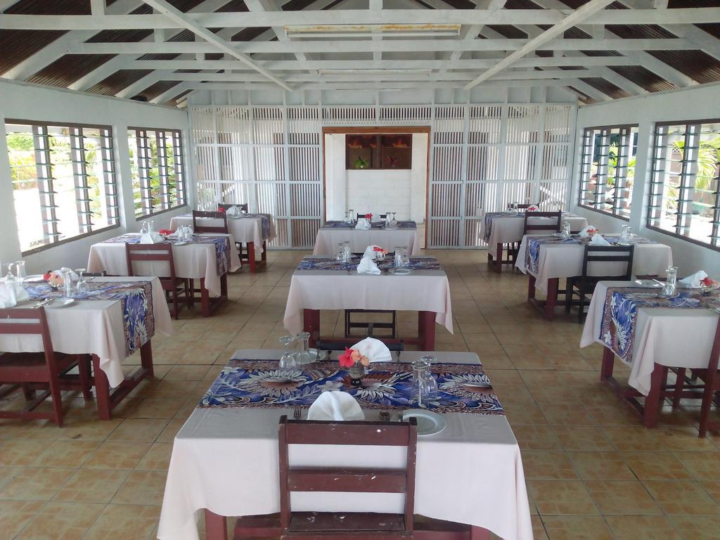 Vacations Beach Fale Hotel Manase Exterior photo
